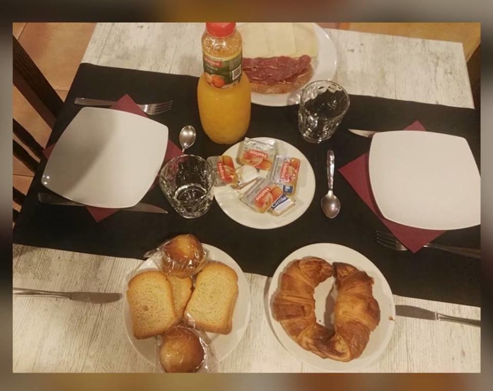 Hostal Can Barrina Arnés Zewnętrze zdjęcie